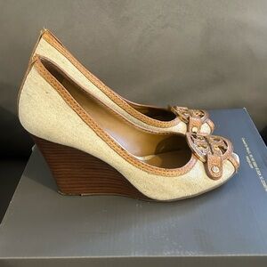 Tory Burch Beige and Brown Peep-Toe Heels with Logo Accent